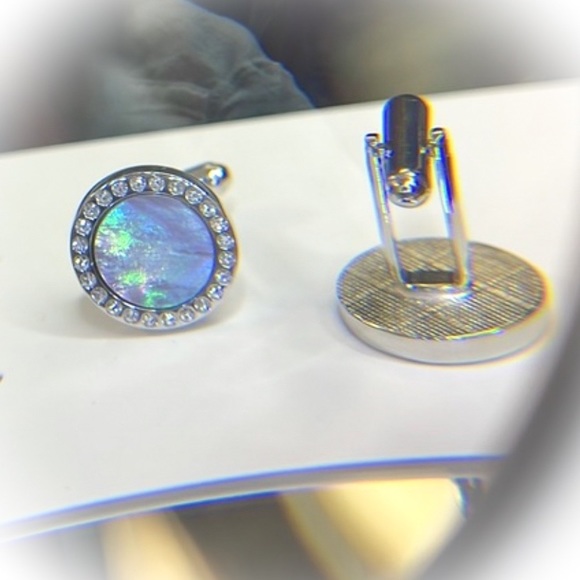 💕Beautiful Round Silvertone Cufflinks with Abalone Shell and CZ clear stones💕 - Picture 8 of 8